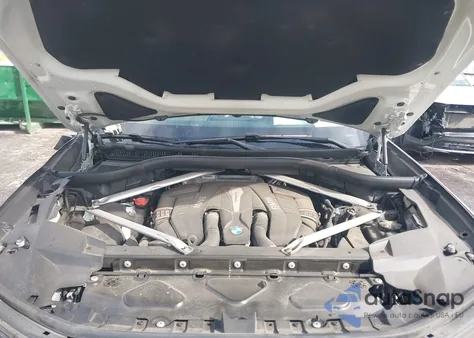 2020 BMW X7 xDrive50I z USA, uszkodzony, nr VIN 5UXCX4C09L9B25687